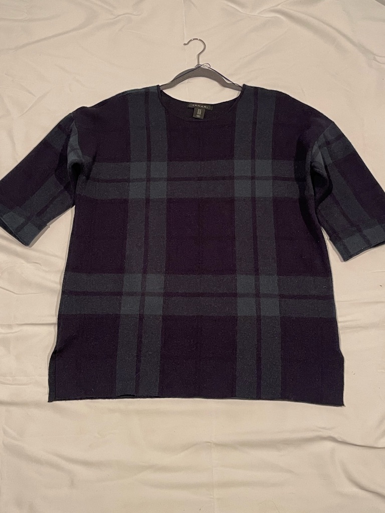 Tahari Navy And Green Crewneck Sweater Top
